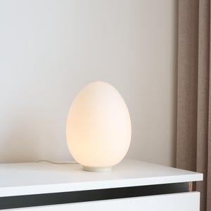 Vintage Withe Opal Glass Egg Table Lamp, Attr. to Fontana Arte