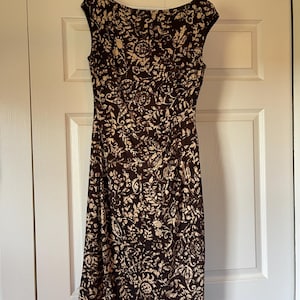 Pre worn Women&#39;s Lauren by Ralph Lauren lined Sleeveless Dress Size 6