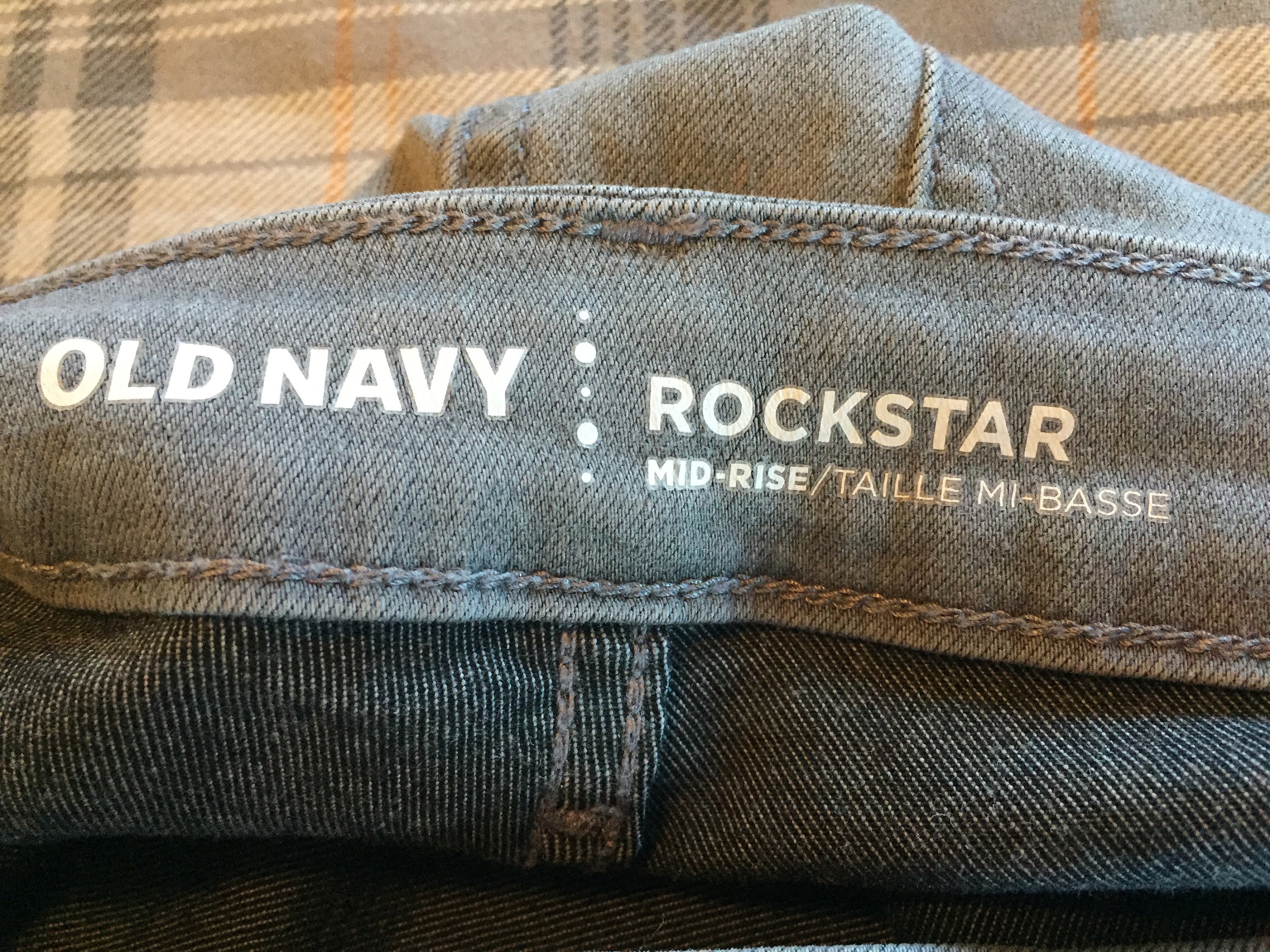 Women's Old Navy rockstar Jeans Washed Out Black Color Mid Rise