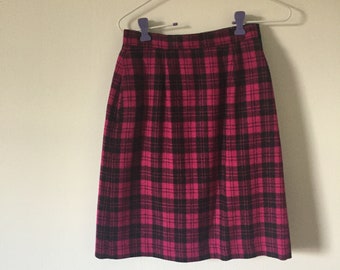 Vintage 80s Women's Plaid Mini Skirt - Made in USA