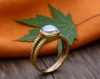 White Stone Gold Ring, Moonstone Ring, Vintage Gold Ring, Handmade Gemstone Ring, Minimalist Statement Ring, Boho Jewelry, Dainty Gold Ring