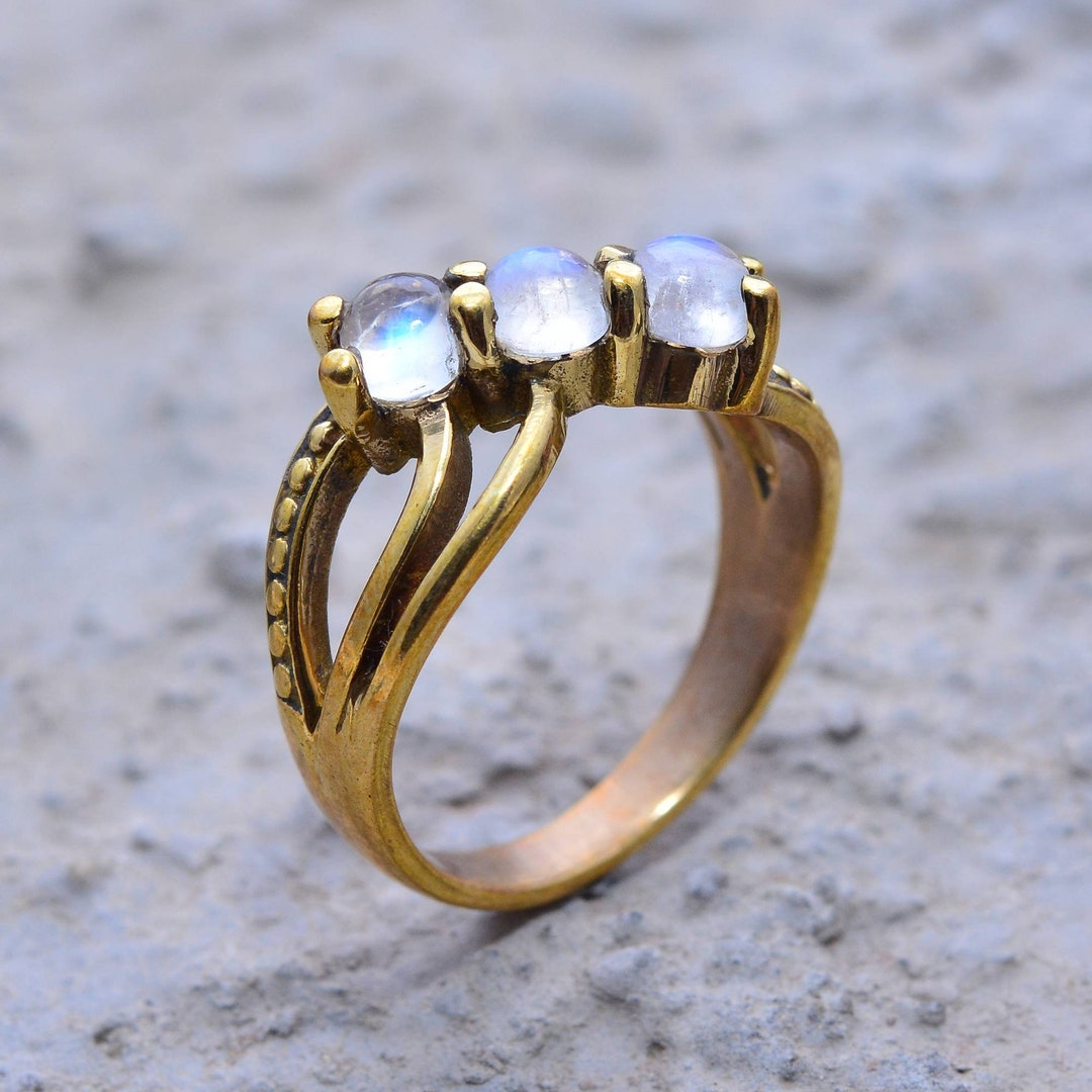 Vintage Inset Blue Moonstone Ring