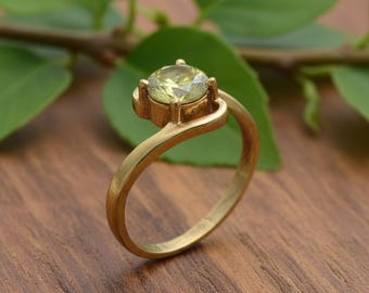 Opal Stone Ring, White Opal Gold Ring, Handmade Gemstone Ring, Minimalist Solitaire Ring, October Birthstone Ring Gift for Her