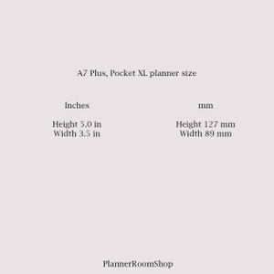 K&ouml;nnte beinhalten: A7 Plus, Pocket XL Planergr&ouml;&szlig;e. Ma&szlig;e: 127 mm hoch und 89 mm breit, oder 5,0 Zoll hoch und 3,5 Zoll breit.