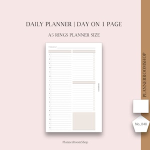 Puede incluir: Una p&aacute;gina de planificador diario imprimible dise&ntilde;ada para una carpeta de anillas A5. La p&aacute;gina est&aacute; dividida en dos columnas, una para la hora del d&iacute;a y la otra para tareas o notas. La p&aacute;gina incluye una secci&oacute;n para "Hoy" y una secci&oacute;n para "Prioridades".