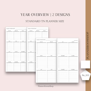 Può includere: Inserti per planner bianchi con un layout di panoramica annuale. Le pagine sono contrassegnate con i mesi e includono caselle di controllo per il monitoraggio. Il testo "YEAR OVERVIEW | 2 DESIGNS" e "STANDARD TN PLANNER SIZE" è visibile.