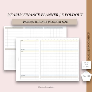 Pode incluir: Um planejador financeiro anual com um design de 3 dobras, tamanho para anéis pessoais. O planejador inclui seções para metas financeiras, renda, despesas e ganhos. O texto "YEARLY FINANCE PLANNER / 3 FOLDOUT" e "PERSONAL RINGS PLANNER SIZE" é visível.