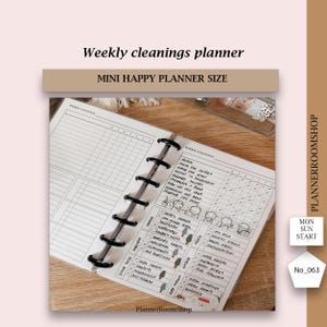 Könnte beinhalten: Ein wöchentlicher Reinigungsplaner im Mini-Happy-Planner-Format. Der Planer enthält eine Checkliste für tägliche Aufgaben, darunter Bett machen, Geschirr spülen und Aufräumen. Der Planer enthält auch einen Abschnitt für wöchentliche Aufgaben, wie z. B. Badezimmer putzen und Staubsaugen.