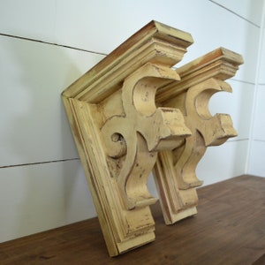 Chunky Distressed Set of Corbels