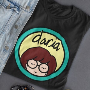 CAMISETA LOGO DARIA en Bella Canvas / Un Mundo Triste y Enfermo Serie de Caricatura de Mtv / Parodia, Sarcasmo, Antisocial