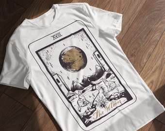 TAROT CARD SHIRT The Moon / Tarot T-shirt - Clothing / Tarot Deck, Oracle Cards, Tarot Art, Occult Tshirt, Tarot Reading