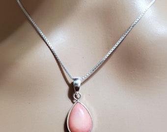 Dainty Teardrop Coral Necklace/Pink Coral Pendant/Sterling Silver Coral Pendant/Pink Coral Necklace/Teardrop Pink Coral Necklace/Gift