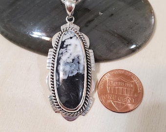 SoCute925 ホワイト バッファロー ターコイズ ペンダント | 洋ナシ型