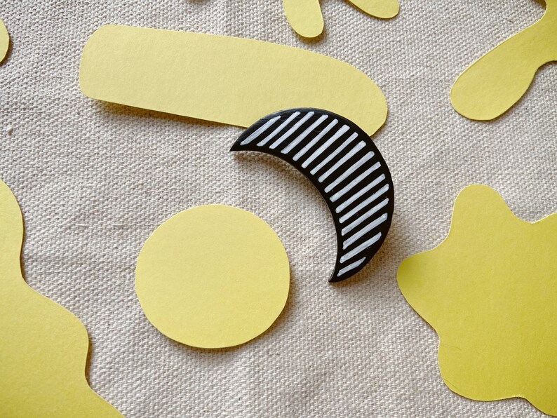 Lunar Pin in Black