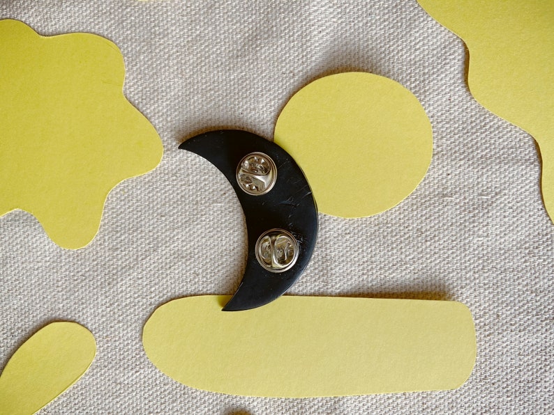 Lunar Pin in Black