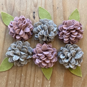 Handmade Felt Daisies with leaves x6, Crafts, Card making, Embellishments, Artificial Flowers, Home Decor,  Crafting Gifts