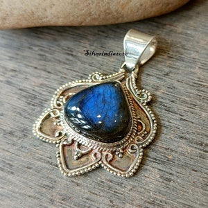 Labradorite Pendant, Gemstone Pendant, 925 Silver Pendant, Handmade Pendant, Blue Flash Pendant, Designer Pendant, Pendant Jewelry