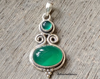 Green Onyx 925 Sterling Silver Pendant: Oval Stone
