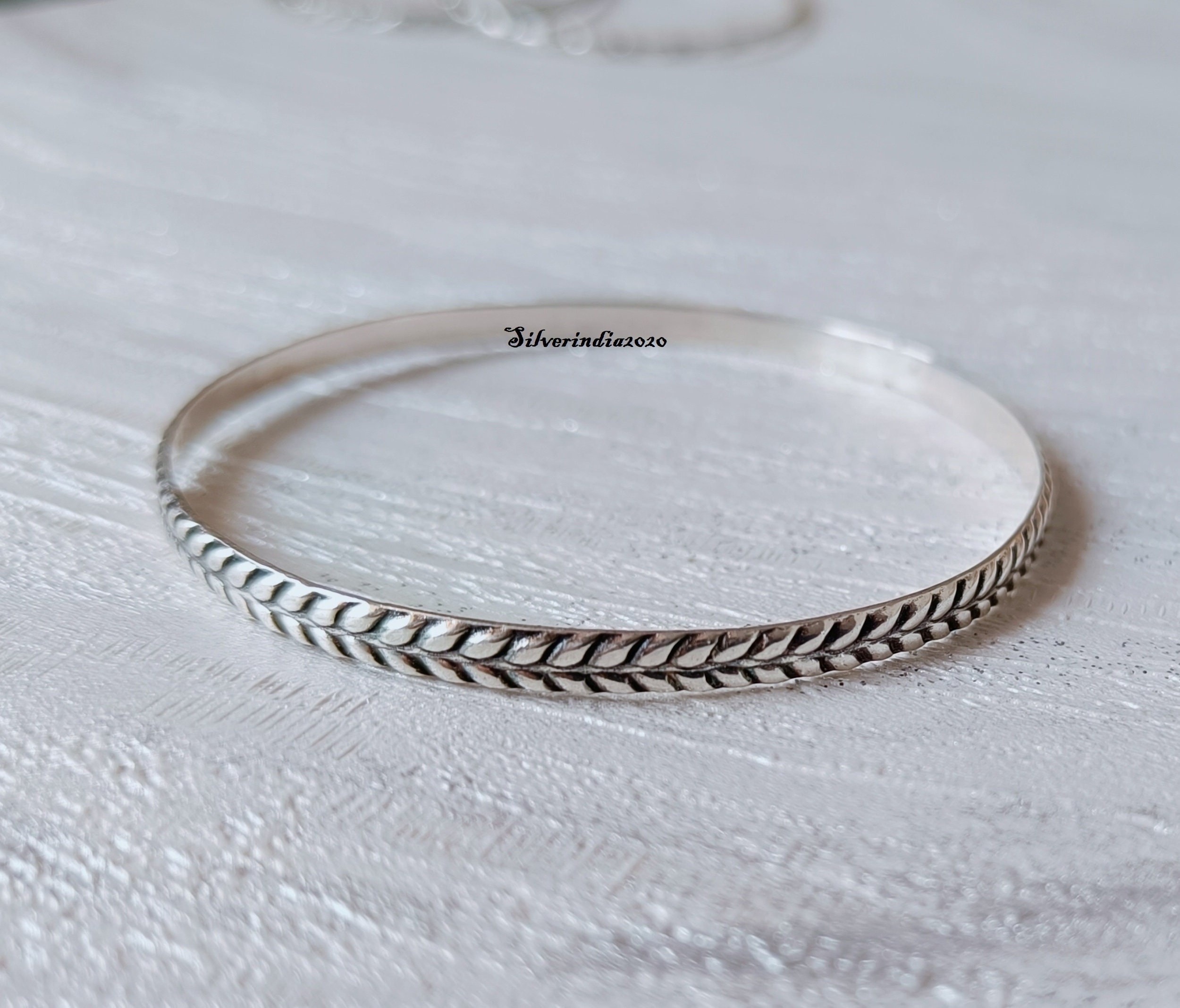 Leaf Design Bangle, Bangle With925 Sterling Silver, Antique Handmade Bangle, Women & Girls Bangle, Thin Silver Bangle, Perfect Gift Baffle - Etsy Leaf Design Bangle, Bangle With925 Sterling Silver, Antique Handmade Bangle, Women & Girls Bangle, Thin Silver Bangle, Perfect Gift Baffle - Etsy
