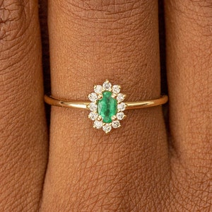 14k Gold Emerald Ring, Emerald and Diamond Ring With Solid Gold, Emerald Engagement Ring, 14k Gold Thin Band, Emerald Green Ring, Roselyn