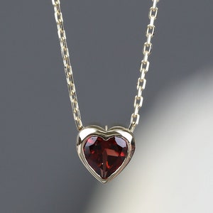 14k Gold Garnet Necklace, Natural Stone, Solid Heart Necklace, Heart Shape Gemstone, January. Birthstone Necklace, Layering Necklace, Ashly