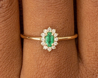 14k Gold Emerald Ring, Emerald and Diamond Ring With Solid Gold, Emerald Engagement Ring, 14k Gold Thin Band, Emerald Green Ring, Roselyn