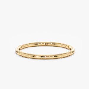 solid gold thin wedding band