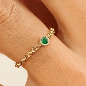 14k Gold Dainty Emerald Ring, Gold Chain Ring, Loose Chain Ring, Handmade Link Chain, Pinky Ring, Bezel Ring, Delicate Ring, Adriana