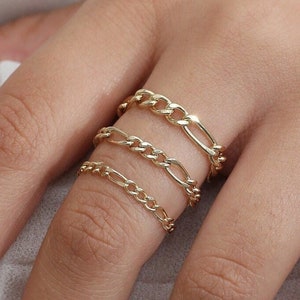 Solid Gold Figaro Chain Ring, 14k Gold Chain Ring, Figaro Ring, Dainty Stackable Ring, Minimalist Ring, Gift for Her, Suzanne