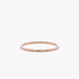 thin rose gold wedding ring