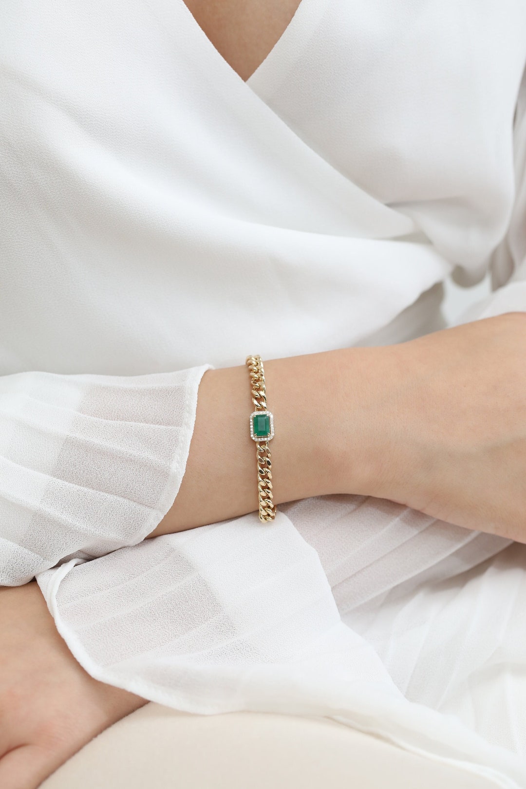 Elaina Gold Adjustable Chain Bracelet in Emerald Cat's Eye | Kendra Scott