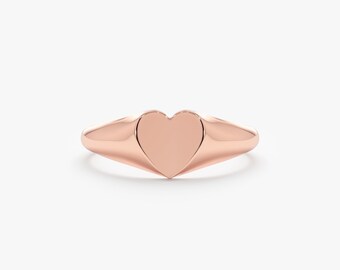 LHN Jewelry ハート & アロー リング 真鍮 Pierced Heart Signet Dollhouse Heart Signet Ring | Catbird Jewelry