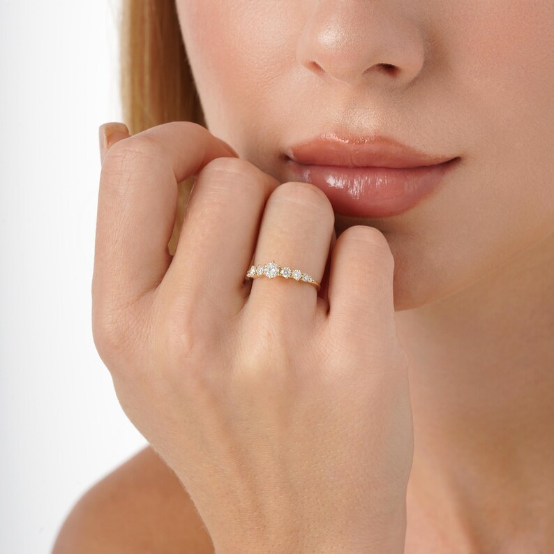 Graduated Lab Grown Diamond Wedding Band 14K Solid Gold Round Brilliant ...
