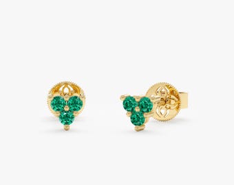 Handmade Solid Gold Natural Cluster Emerald Stud Earrings, Dainty Gemstone Jewelry, Estrella