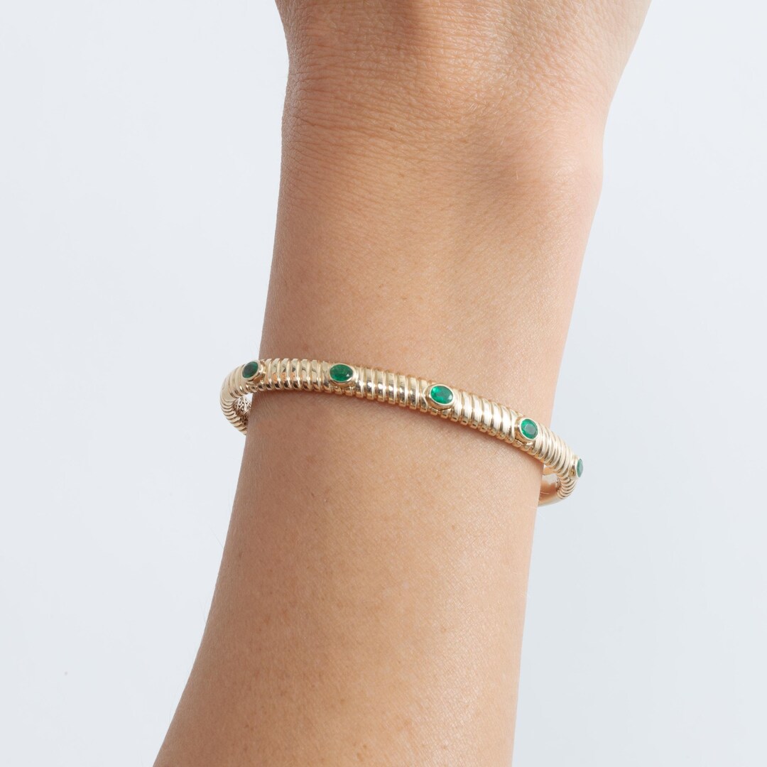 14k Gold Ribbed Emerald Bangle, Solid Gold Bracelet, Natural Oval-cut ...