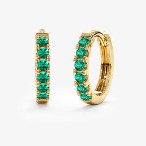 Natural Emerald Hoop Earring, 14k Solid Gold Earrings, Everyday Hoops, Casual Earrings, Minimalist Jewelry, May Birthstone Earrings, Kioko