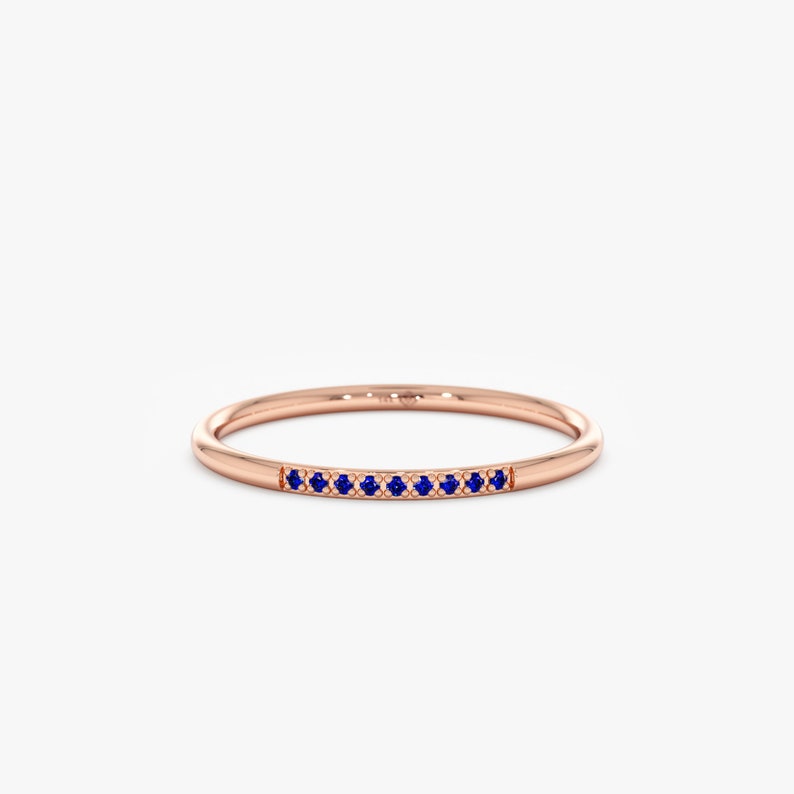 simple blue sapphire ring in rose gold