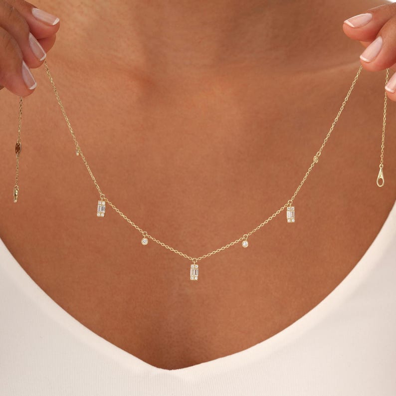 Baguette and Round Diamond Dangle Necklace, Solid Gold Layering Chain, Alternating Station Necklace, Bridal Jewelry, Jewelry Gift, Ezri bild 2