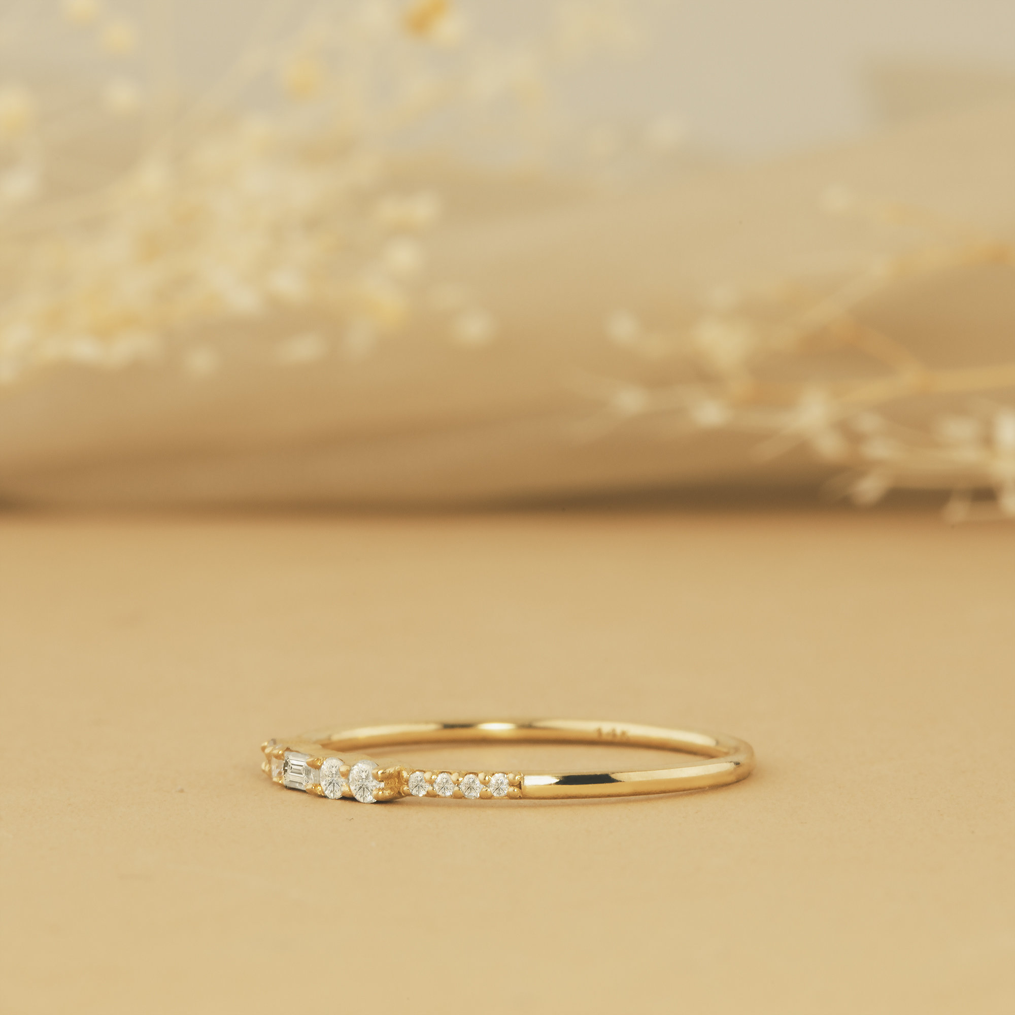 wit geel stokbrood en ronde diamanten abbie minimalistische verloving sierlijke ring 14k roos 14k gouden diamanten ring Sieraden Ringen Stapelbare ringen massief gouden band 