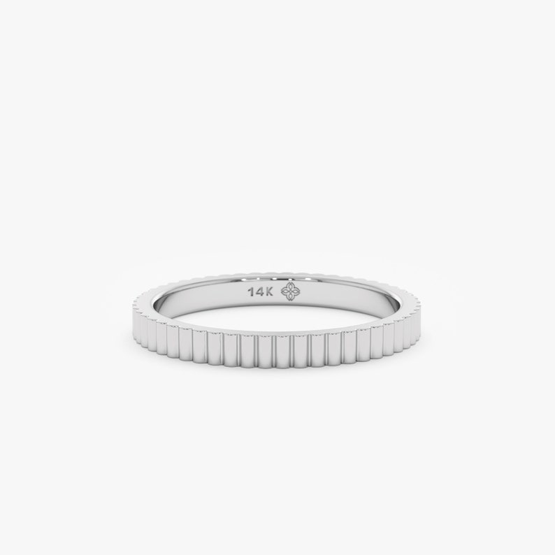 14k thin ribbed ring in white gold