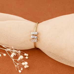 minimalist deign engagement rings in gold