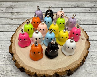 Colorful Acrylic Ghost Earrings – Cute Halloween Jewelry, Lightweight Dangle Earrings, Spooky Cute Gift for Her, Kawaii Ghost Accessories