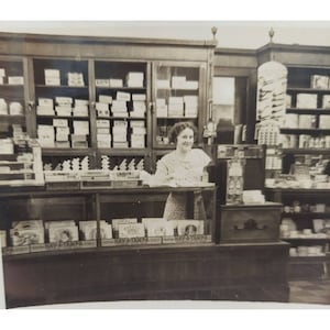 1930-40 Cigar Pipe Tobacco Shop Woman Counter Snapshot Photograph B/W Hav-aTampa