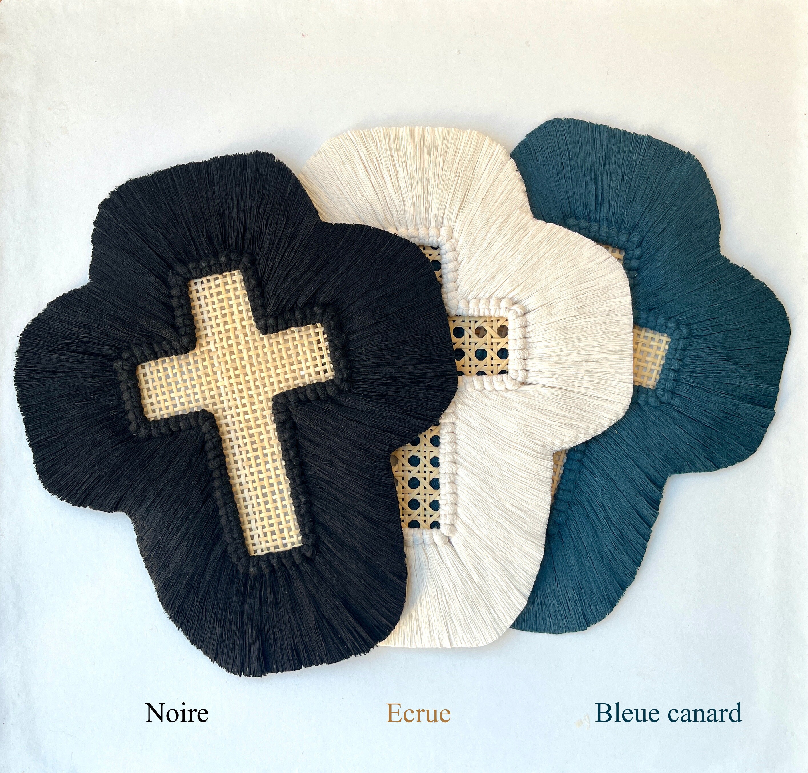 Grande Croix Décorative en Corde et Cannage à Suspendre