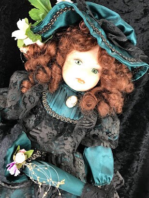 POUPÉE EN PORCELAINE victorienne Barbie Mint Memories dans sa boîte d
