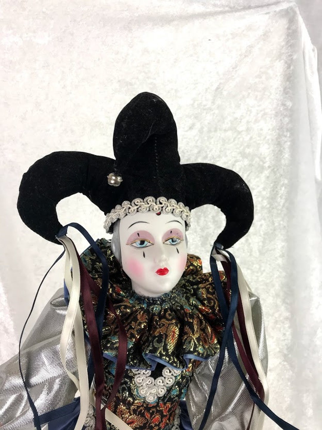 Vintage Dynasty Doll Collection 