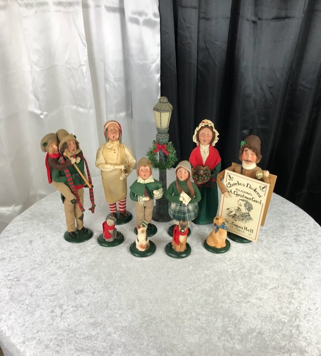 Byers' Choice Carolers Collection of 11 Including Adults, Children and