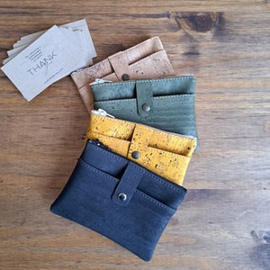 Customizable wallet/card holder, handmade from cork fabric, Many colors available, Ecological and sustainable gift for mom
