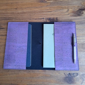 Protège-carnet minimaliste fait main en tissu de liège, Nombreux coloris et dimensions, Midori végan, Couverture de journal personnalisée VIOLET