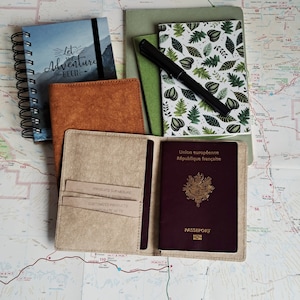 Portefeuille minimaliste personnalisable fait à la main avec du papier lavable, végan, Protège passeport, Cadeau pour un voyage